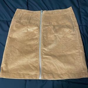 Women’s Skirt, Wild Fable Size 4, Great Condition!